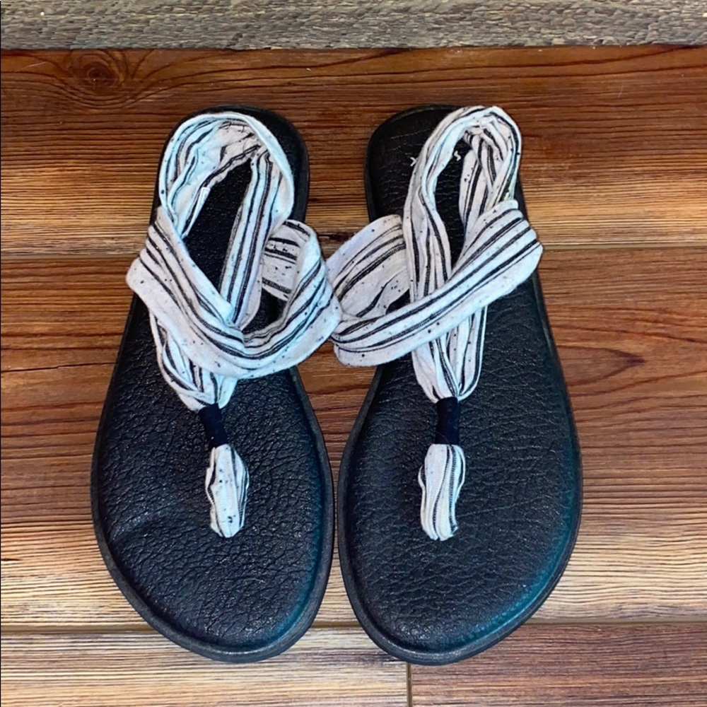 Sanuk yoga shoes